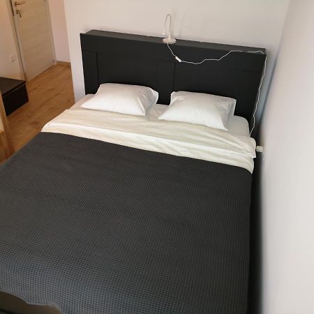 Mega Hostelクラピナ エクステリア 写真